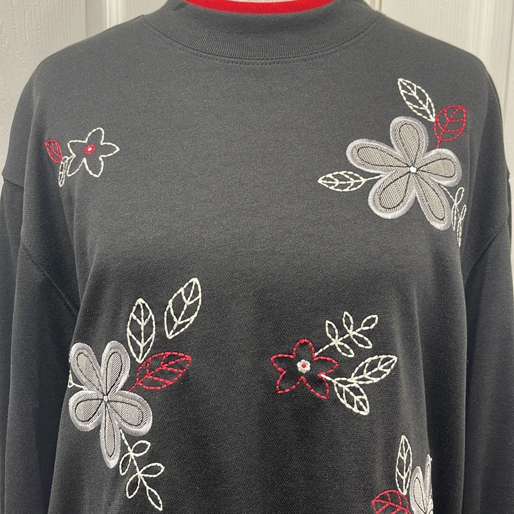 BonWorth Black Embroidered Floral Pullover Sweatshirt Small - Picture 2 of 12